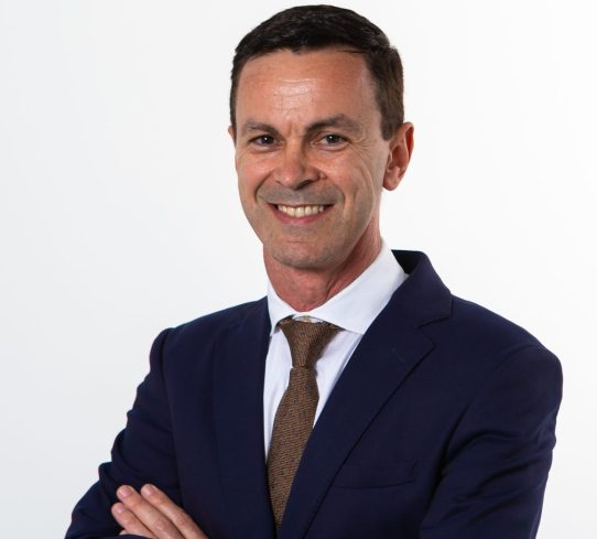 Professor Luis Sousa